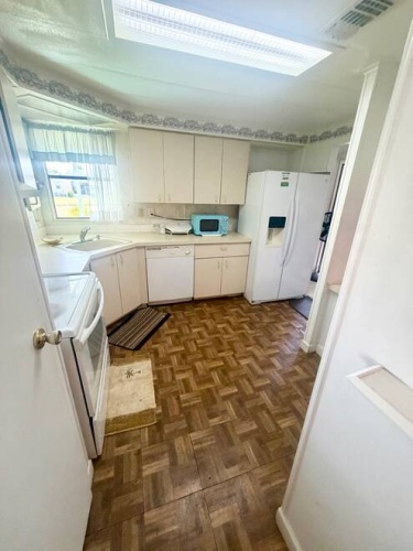 19164 Harbor Tree Ct, North Fort Myers, Florida 33903, 2 Bedrooms Bedrooms, ,2 BathroomsBathrooms,Mobile/manufactured,For Sale,Harbor Tree Ct,11885301