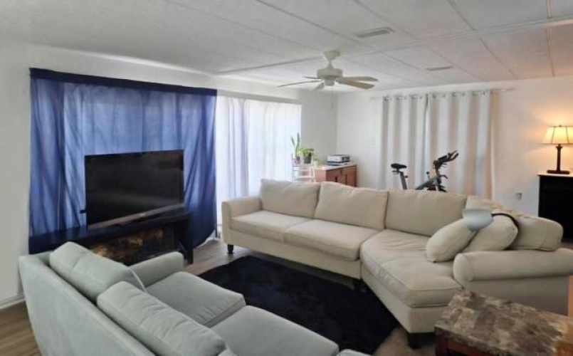 297 1st St East, Nokomis, Florida 34275, 2 Bedrooms Bedrooms, ,2 BathroomsBathrooms,Mobile/manufactured,For Sale,1st St East,11891979