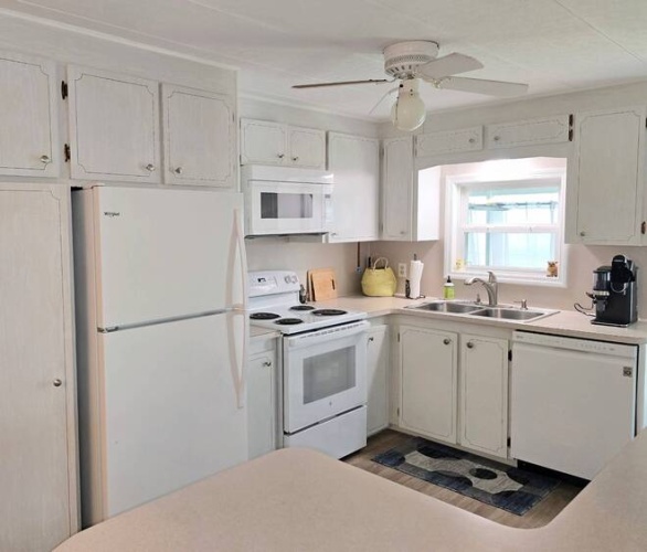 297 1st St East, Nokomis, Florida 34275, 2 Bedrooms Bedrooms, ,2 BathroomsBathrooms,Mobile/manufactured,For Sale,1st St East,11891979