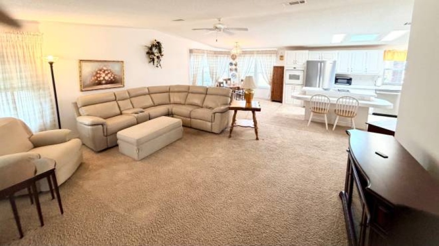 10836 Meadows Ct., North Fort Myers, Florida 33903, 2 Bedrooms Bedrooms, ,2 BathroomsBathrooms,Mobile/manufactured,For Sale,Meadows Ct.,11898030