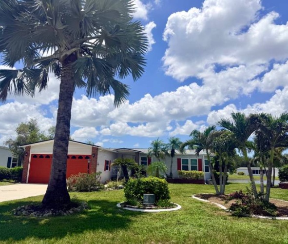 10836 Meadows Ct., North Fort Myers, Florida 33903, 2 Bedrooms Bedrooms, ,2 BathroomsBathrooms,Mobile/manufactured,For Sale,Meadows Ct.,11898030