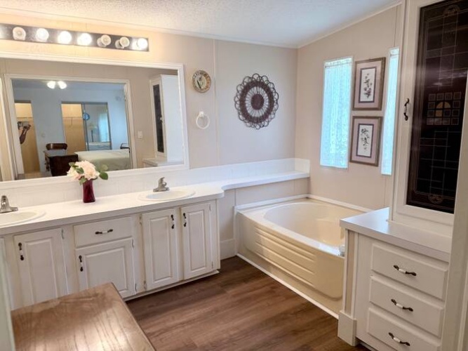 10836 Meadows Ct., North Fort Myers, Florida 33903, 2 Bedrooms Bedrooms, ,2 BathroomsBathrooms,Mobile/manufactured,For Sale,Meadows Ct.,11898030