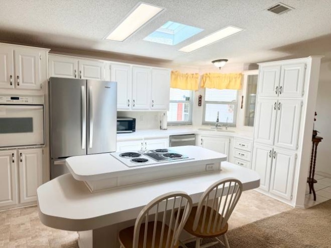 10836 Meadows Ct., North Fort Myers, Florida 33903, 2 Bedrooms Bedrooms, ,2 BathroomsBathrooms,Mobile/manufactured,For Sale,Meadows Ct.,11898030