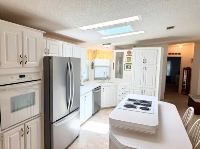 10836 Meadows Ct., North Fort Myers, Florida 33903, 2 Bedrooms Bedrooms, ,2 BathroomsBathrooms,Mobile/manufactured,For Sale,Meadows Ct.,11898030