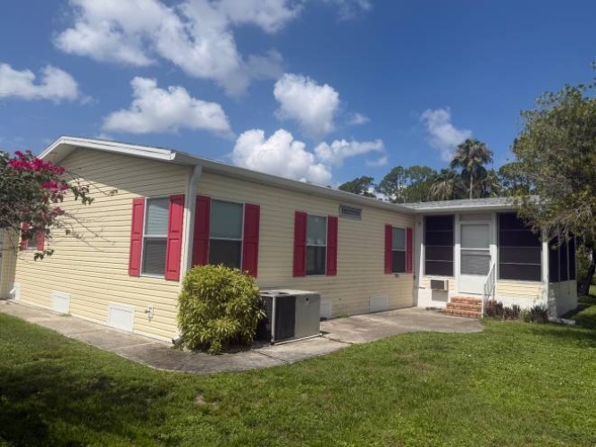 10932 Hidden Hills Ct., North Fort Myers, Florida 33903, 2 Bedrooms Bedrooms, ,2 BathroomsBathrooms,Mobile/manufactured,For Sale,Hidden Hills Ct.,11902125