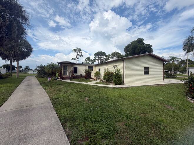 19478 ROLLING HILLS CT, North Fort Myers, Florida 33903, 2 Bedrooms Bedrooms, ,3 BathroomsBathrooms,Mobile/manufactured,For Sale,ROLLING HILLS CT,11908306