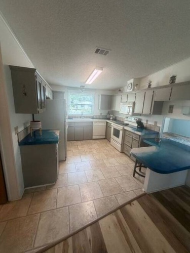 19478 ROLLING HILLS CT, North Fort Myers, Florida 33903, 2 Bedrooms Bedrooms, ,3 BathroomsBathrooms,Mobile/manufactured,For Sale,ROLLING HILLS CT,11908306