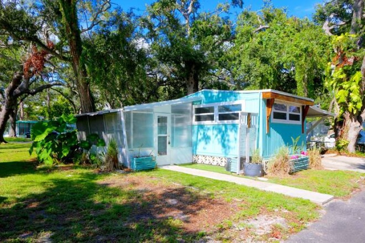 2320 BeeRidge Rd, Sarasota, Florida 34239, 2 Bedrooms Bedrooms, ,1 BathroomBathrooms,Mobile/manufactured,For Sale,BeeRidge Rd,11914267