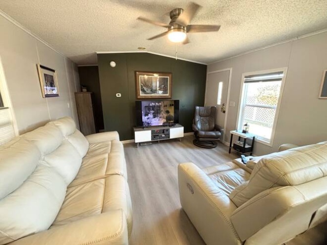 1640 S Scenic Highway, Frostproof, Florida 33843, 2 Bedrooms Bedrooms, ,2 BathroomsBathrooms,Mobile/manufactured,For Sale,S Scenic Highway,11650881