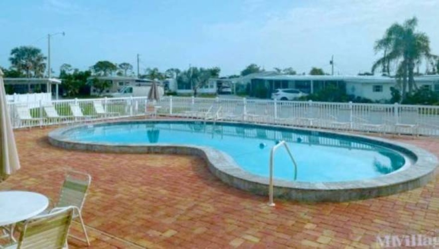 304 8th St, nokomis, Florida 34275, 2 Bedrooms Bedrooms, ,2 BathroomsBathrooms,Mobile/manufactured,For Sale,8th St,11925004