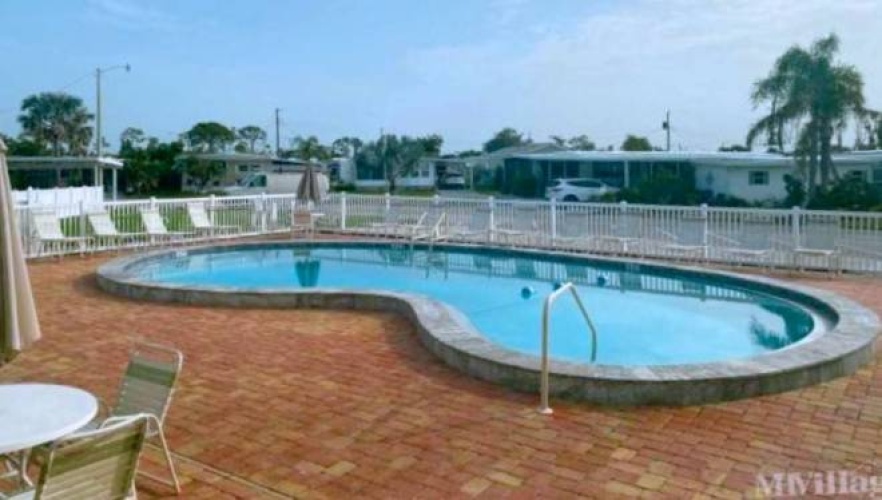 304 8th St, nokomis, Florida 34275, 2 Bedrooms Bedrooms, ,2 BathroomsBathrooms,Mobile/manufactured,For Sale,8th St,11925004
