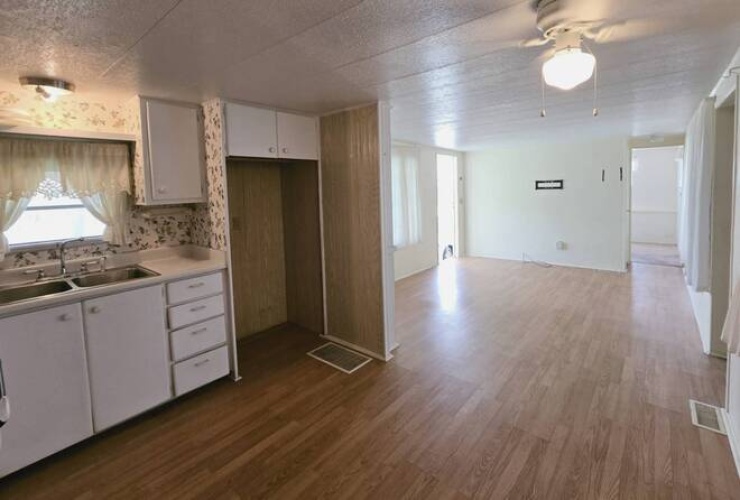 18 7th Street, nokomis, Florida 34275, 2 Bedrooms Bedrooms, ,1 BathroomBathrooms,Mobile/manufactured,For Sale,7th Street,11927257