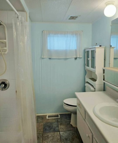 18 7th Street, nokomis, Florida 34275, 2 Bedrooms Bedrooms, ,1 BathroomBathrooms,Mobile/manufactured,For Sale,7th Street,11927257