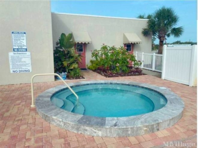 18 7th Street, nokomis, Florida 34275, 2 Bedrooms Bedrooms, ,1 BathroomBathrooms,Mobile/manufactured,For Sale,7th Street,11927257