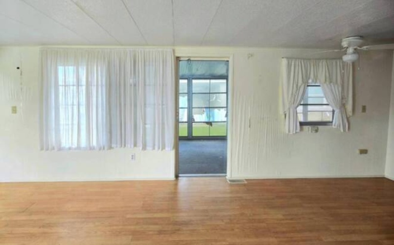 18 7th Street, nokomis, Florida 34275, 2 Bedrooms Bedrooms, ,1 BathroomBathrooms,Mobile/manufactured,For Sale,7th Street,11927257
