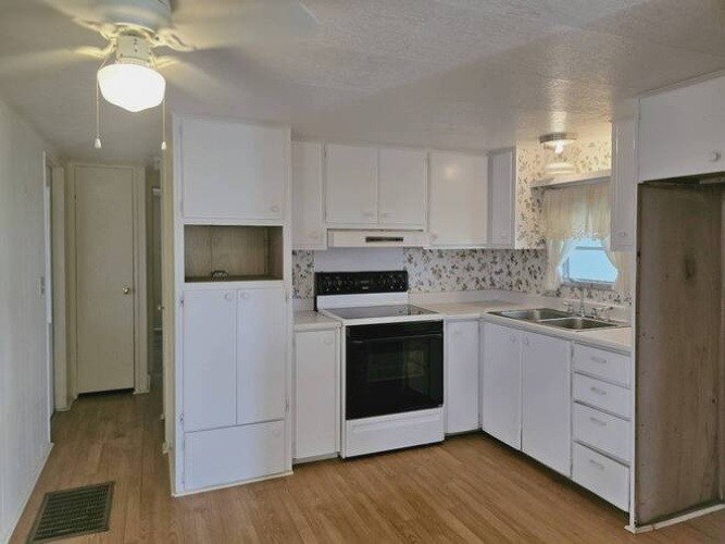 18 7th Street, nokomis, Florida 34275, 2 Bedrooms Bedrooms, ,1 BathroomBathrooms,Mobile/manufactured,For Sale,7th Street,11927257