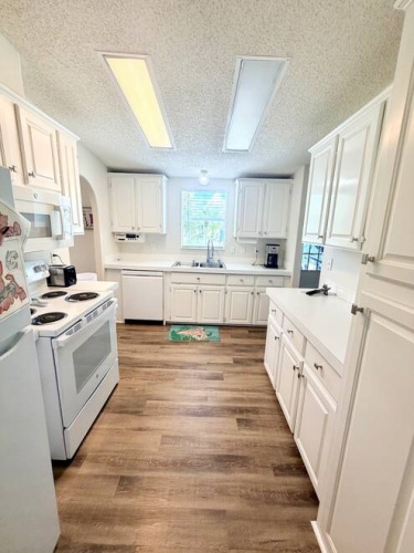 19025 Mangrove Bay Ct, North Fort Myers, Florida 33903, 2 Bedrooms Bedrooms, ,2 BathroomsBathrooms,Mobile/manufactured,For Sale,Mangrove Bay Ct,11935639