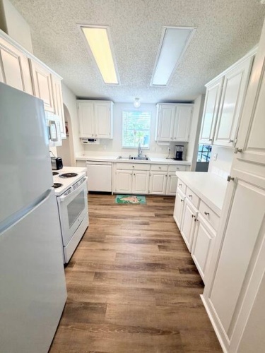 19025 Mangrove Bay Ct, North Fort Myers, Florida 33903, 2 Bedrooms Bedrooms, ,2 BathroomsBathrooms,Mobile/manufactured,For Sale,Mangrove Bay Ct,11935639