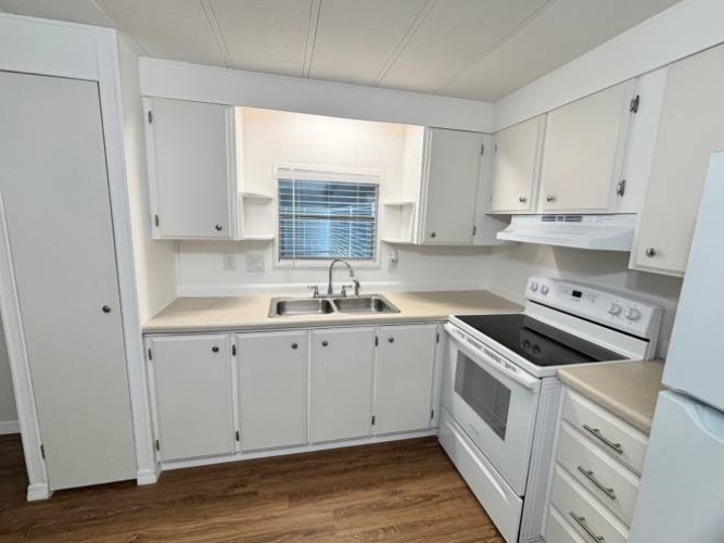 2752 Vine Lane, Sebring, Florida 33870, 2 Bedrooms Bedrooms, ,1 BathroomBathrooms,Mobile/manufactured,For Sale,Vine Lane,11958380