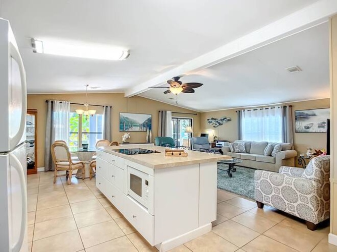5951 Camelot Dr N, Sarasota, Florida 34233, 2 Bedrooms Bedrooms, ,2 BathroomsBathrooms,Mobile/manufactured,For Sale,Camelot Dr N,11961287