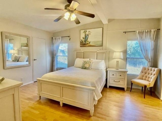 5951 Camelot Dr N, Sarasota, Florida 34233, 2 Bedrooms Bedrooms, ,2 BathroomsBathrooms,Mobile/manufactured,For Sale,Camelot Dr N,11961287