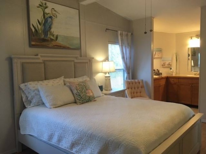 5951 Camelot Dr N, Sarasota, Florida 34233, 2 Bedrooms Bedrooms, ,2 BathroomsBathrooms,Mobile/manufactured,For Sale,Camelot Dr N,11961287