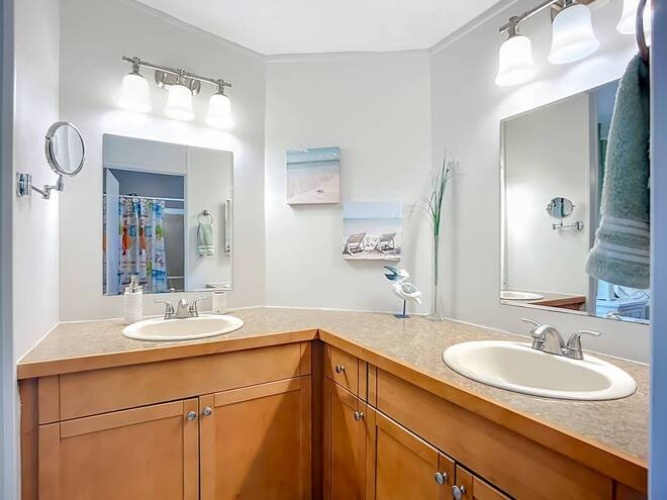 5951 Camelot Dr N, Sarasota, Florida 34233, 2 Bedrooms Bedrooms, ,2 BathroomsBathrooms,Mobile/manufactured,For Sale,Camelot Dr N,11961287