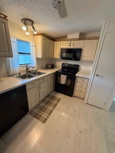 19879 Cypress Woods Ct., North Fort Myers, Florida 33903, 2 Bedrooms Bedrooms, ,2 BathroomsBathrooms,Mobile/manufactured,For Sale,Cypress Woods Ct.,11969397
