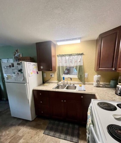 2920 Vine Lane, Sebring, Florida 33870, 2 Bedroom Bedrooms, ,1 BathroomBathrooms,Mobile/manufactured,For Sale,Vine Lane,11979327