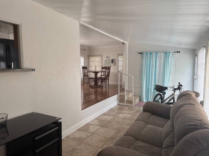 2320 BeeRidge Road #132, Sarasota, Florida 34239, 1 Bedroom Bedrooms, ,1 BathroomBathrooms,Mobile/manufactured,For Sale,BeeRidge Road,12003614