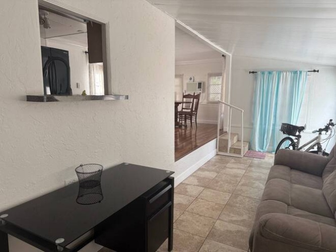 2320 BeeRidge Road #132, Sarasota, Florida 34239, 1 Bedroom Bedrooms, ,1 BathroomBathrooms,Mobile/manufactured,For Sale,BeeRidge Road,12003614