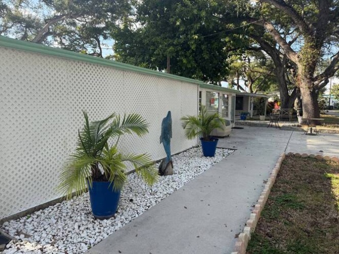 2320 BeeRidge Road #132, Sarasota, Florida 34239, 1 Bedroom Bedrooms, ,1 BathroomBathrooms,Mobile/manufactured,For Sale,BeeRidge Road,12003614