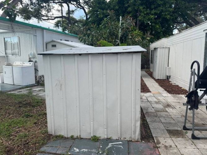 2320 BeeRidge Road #132, Sarasota, Florida 34239, 1 Bedroom Bedrooms, ,1 BathroomBathrooms,Mobile/manufactured,For Sale,BeeRidge Road,12003614