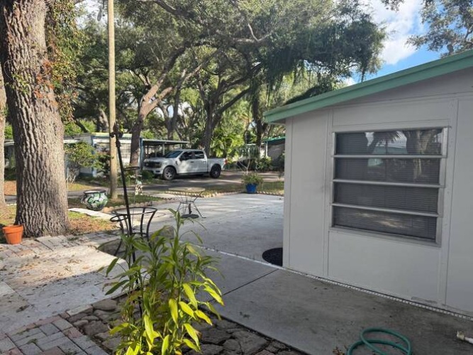 2320 BeeRidge Road #132, Sarasota, Florida 34239, 1 Bedroom Bedrooms, ,1 BathroomBathrooms,Mobile/manufactured,For Sale,BeeRidge Road,12003614