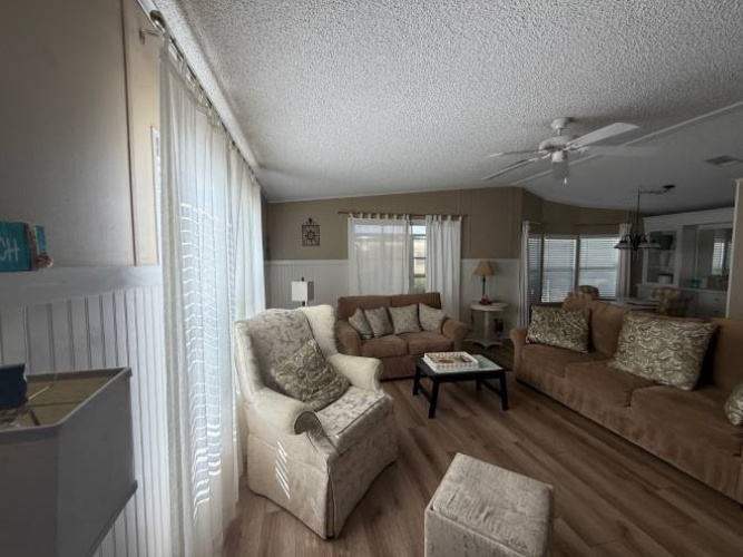 6493 Wakefield Ln, Sarasota, Florida 34241, 2 Bedroom Bedrooms, ,2 BathroomBathrooms,Mobile/manufactured,For Sale,Wakefield Ln,12005445