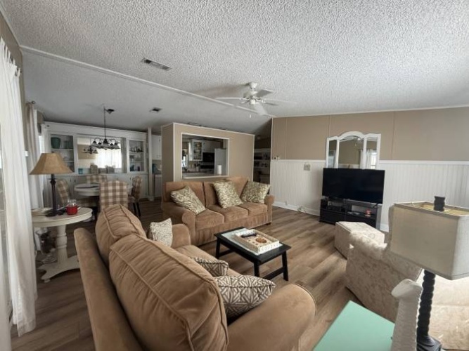 6493 Wakefield Ln, Sarasota, Florida 34241, 2 Bedroom Bedrooms, ,2 BathroomBathrooms,Mobile/manufactured,For Sale,Wakefield Ln,12005445