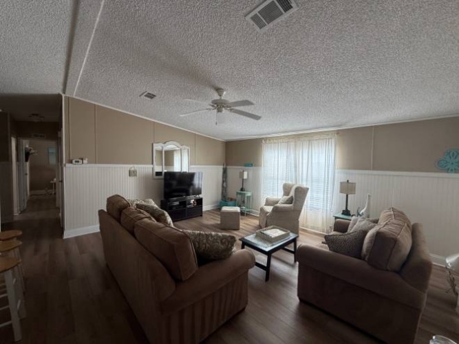 6493 Wakefield Ln, Sarasota, Florida 34241, 2 Bedroom Bedrooms, ,2 BathroomBathrooms,Mobile/manufactured,For Sale,Wakefield Ln,12005445