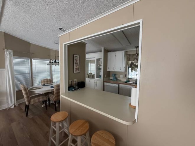 6493 Wakefield Ln, Sarasota, Florida 34241, 2 Bedroom Bedrooms, ,2 BathroomBathrooms,Mobile/manufactured,For Sale,Wakefield Ln,12005445