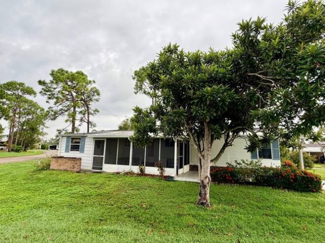 19220 Indian Wells Ct. #32-O, North Fort Myers, Florida 33903, 2 Bedroom Bedrooms, ,2 BathroomBathrooms,Mobile/manufactured,For Sale,Indian Wells Ct.,12017683