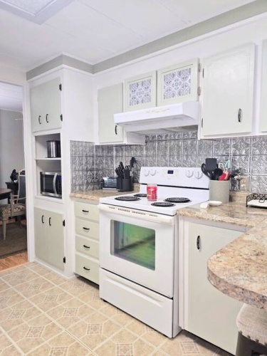 371 11th Street, Nokomis, Florida 34275, 2 Bedroom Bedrooms, ,2 BathroomBathrooms,Mobile/manufactured,For Sale,11th Street,11592733