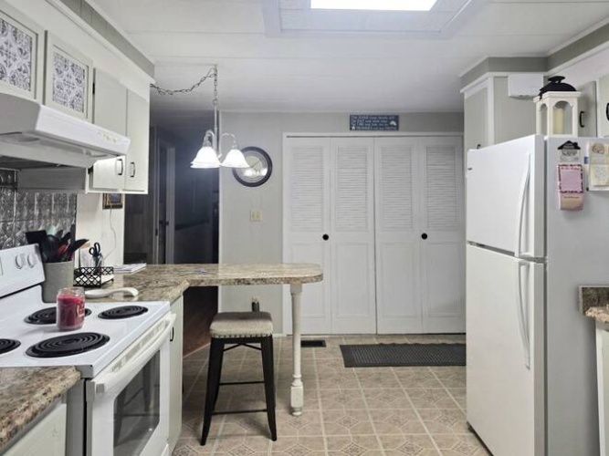 371 11th Street, Nokomis, Florida 34275, 2 Bedroom Bedrooms, ,2 BathroomBathrooms,Mobile/manufactured,For Sale,11th Street,11592733