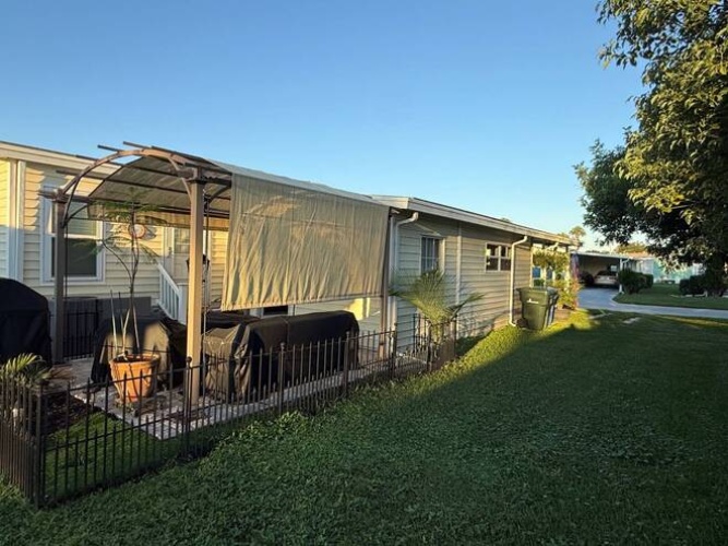 5536 Tewkesbury, Sarasota, Florida 34241, 2 Bedroom Bedrooms, ,2 BathroomBathrooms,Mobile/manufactured,For Sale,Tewkesbury,12023014