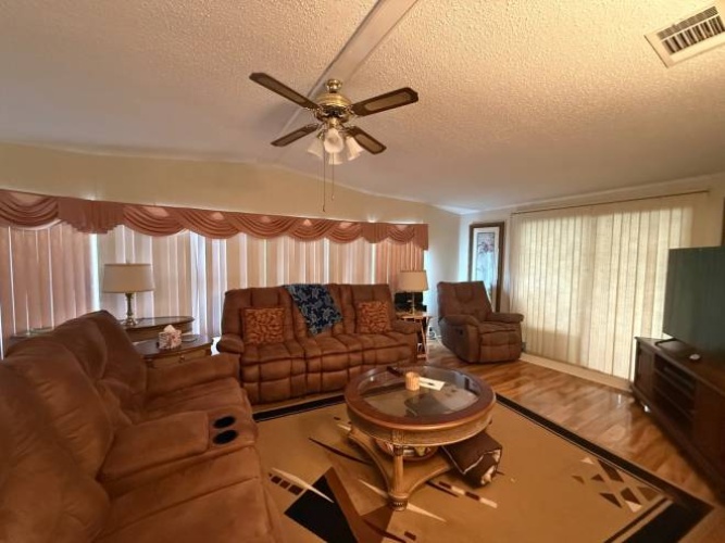 6450 Lichfield Ln., Sarasota, Florida 34241, 2 Bedroom Bedrooms, ,2 BathroomBathrooms,Mobile/manufactured,For Sale,Lichfield Ln.,12036597