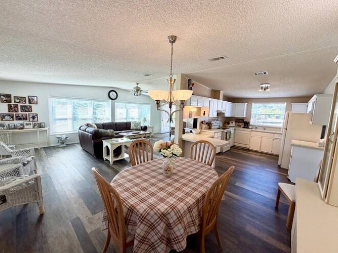 19822 Diamond Hill Ct. #16-I, North Fort Myers, Florida 33903, 2 Bedroom Bedrooms, 9 Room Rooms,2 BathroomBathrooms,Mobile/manufactured,For Sale,Diamond Hill Ct.,12038272