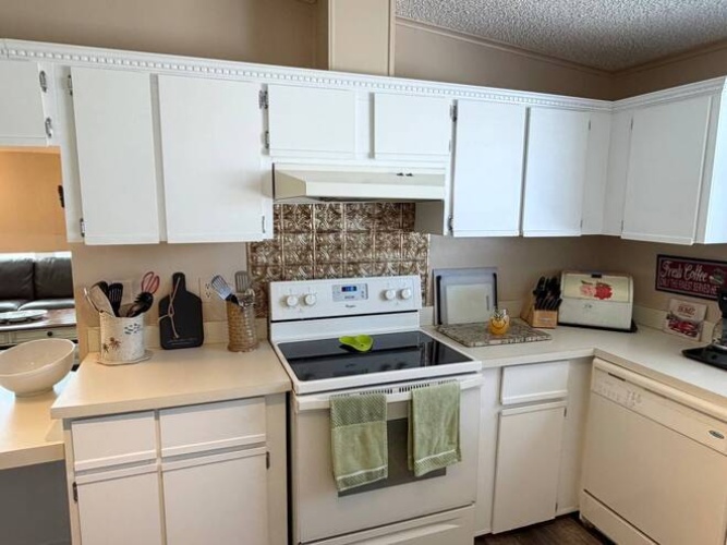 19822 Diamond Hill Ct. #16-I, North Fort Myers, Florida 33903, 2 Bedroom Bedrooms, 9 Room Rooms,2 BathroomBathrooms,Mobile/manufactured,For Sale,Diamond Hill Ct.,12038272