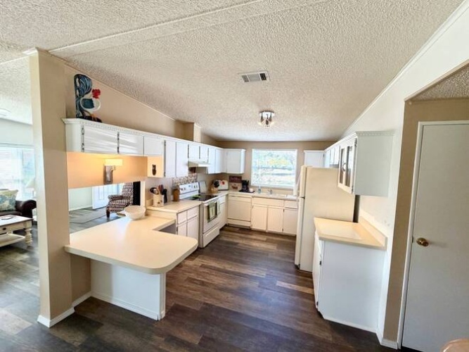 19822 Diamond Hill Ct. #16-I, North Fort Myers, Florida 33903, 2 Bedroom Bedrooms, 9 Room Rooms,2 BathroomBathrooms,Mobile/manufactured,For Sale,Diamond Hill Ct.,12038272